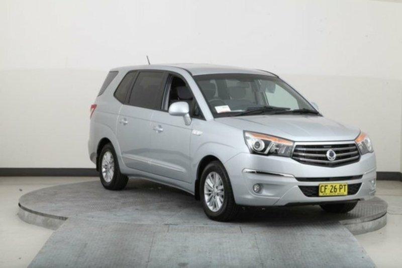 Ssangyong Stavic 2013 Review Carsguide